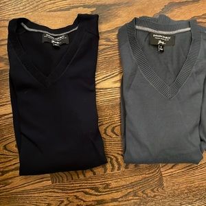 Set of two Men’s V-neck sweater